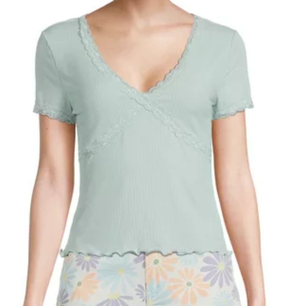 No Boundaries Juniors Lace Trim Ribbed T-Shirt Size Large